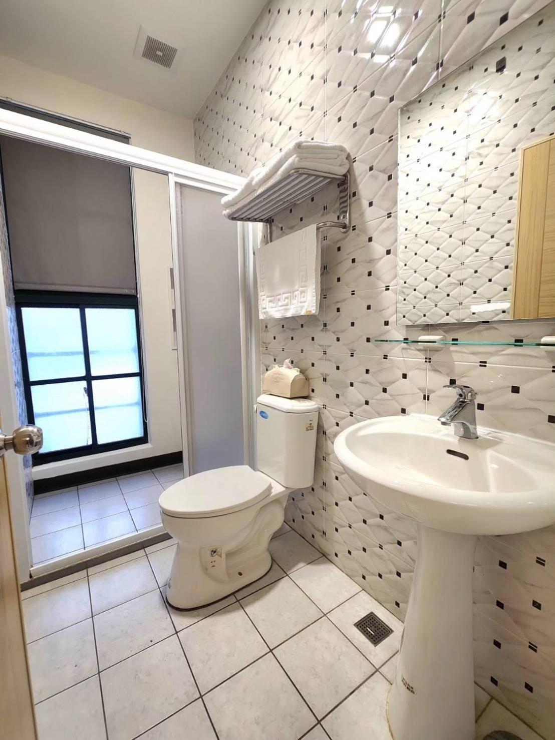 Jia-Jia Business Hotel Luodong Zewnętrze zdjęcie